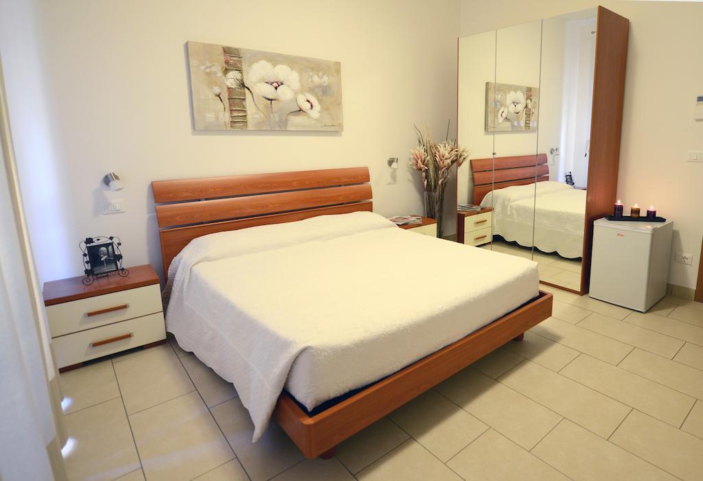 Unacamera Guest House - Bologna — Photos 2