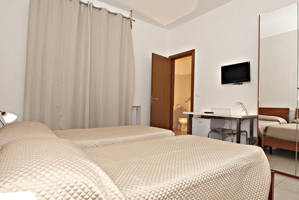 Unacamera Guest House - Bologna — Photos 3
